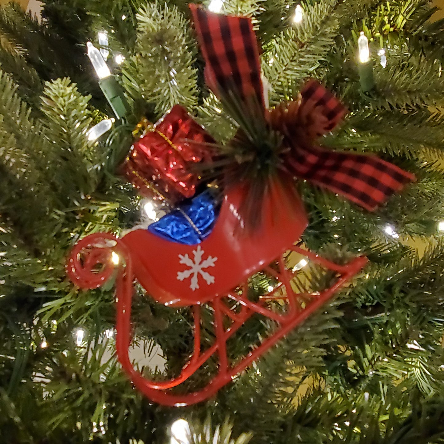 Sleigh Christmas Ornament with Pine Cones